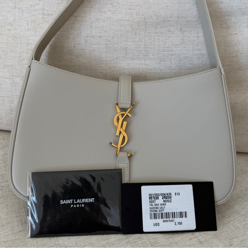 Saint Laurent Le 5à 7 Hobo Bag in Smooth Leather in White